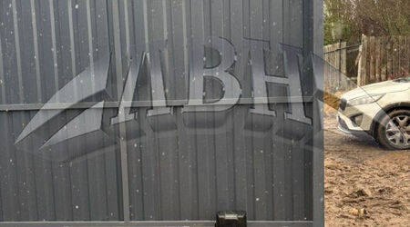 Откатные ворота из Профнастила с автоматикой - д. Алапурская 2